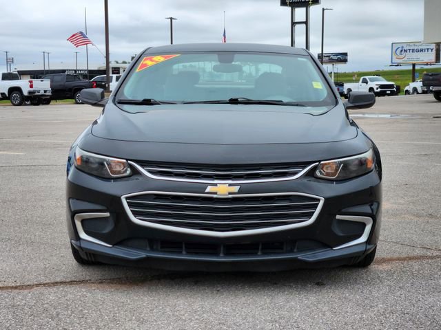 2018 Chevrolet Malibu photo 2