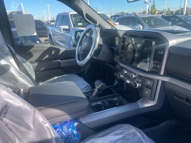 2025 Ford F-150 XLT photo 4