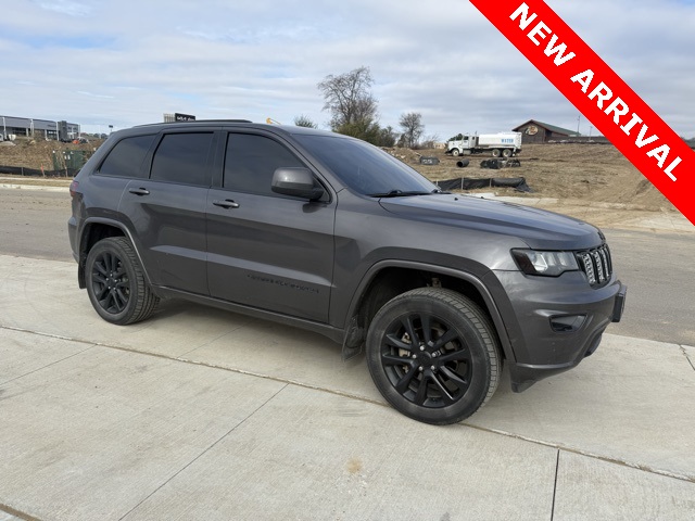2017 Jeep Grand Cherokee Altitude's photo