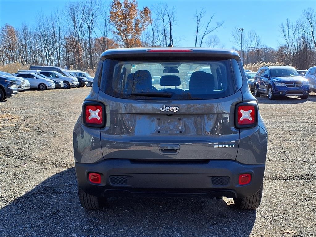 2020 Jeep Renegade Sport photo 3