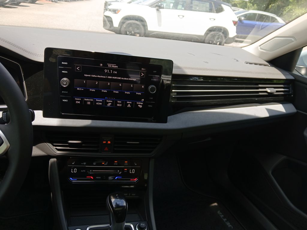 2025 Volkswagen Jetta 1.5T SE photo 17