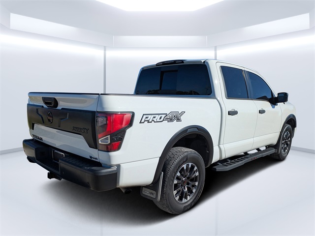 2021 Nissan Titan PRO-4X photo 3