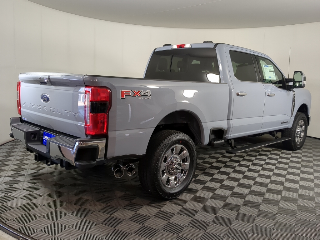 2025 Ford F-350 Lariat photo 8