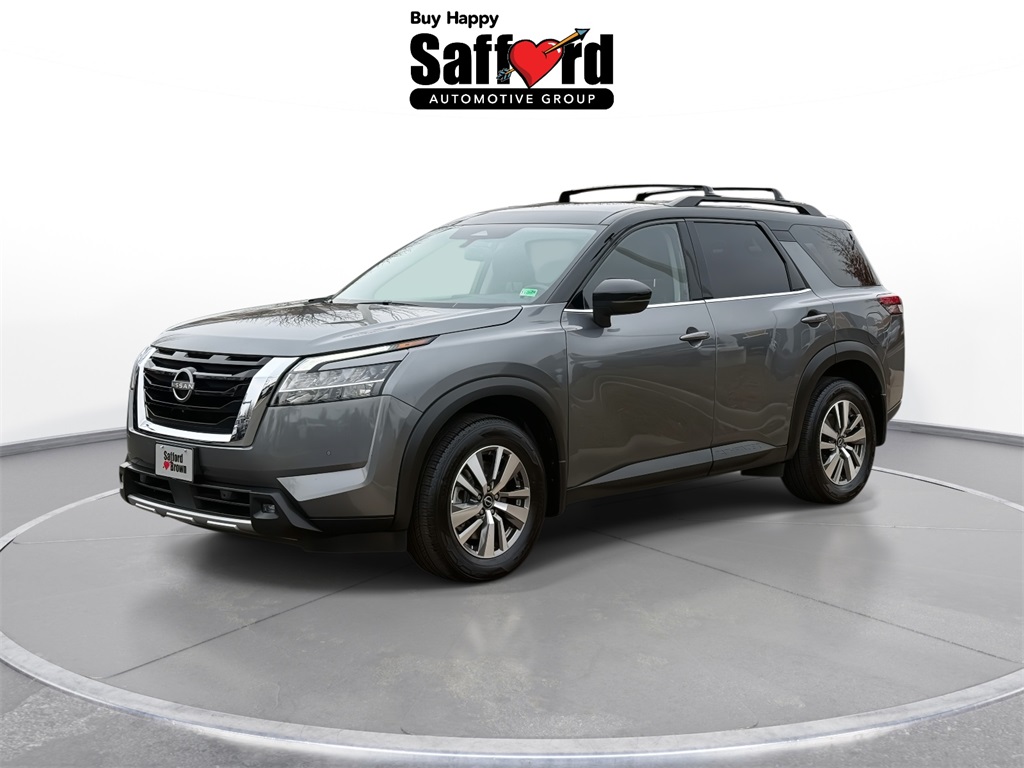 2022 Nissan Pathfinder SL's photo