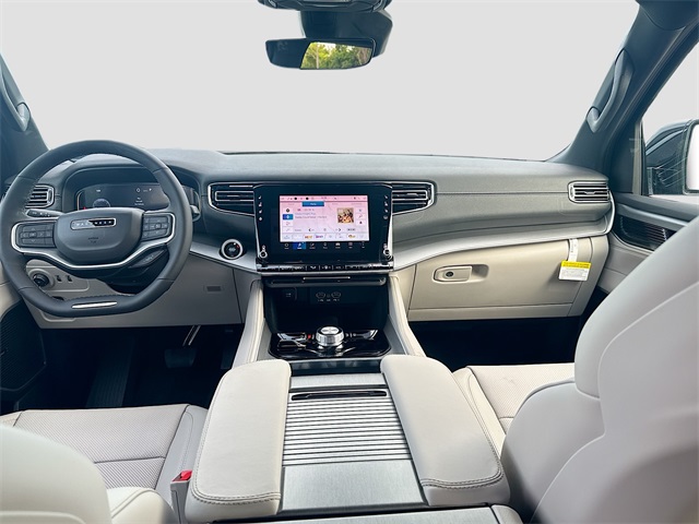 2025 Jeep Wagoneer L Series I photo 18
