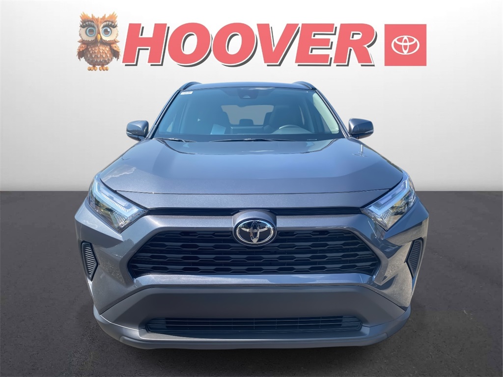 2025 Toyota RAV4 XLE photo 6