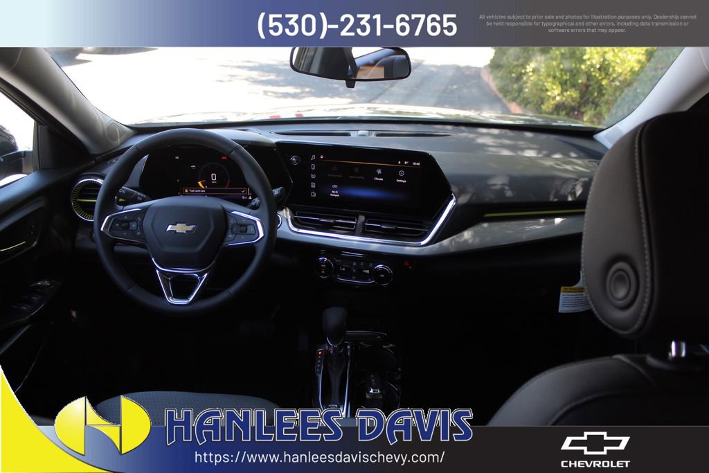 2025 Chevrolet Trax LT photo 15