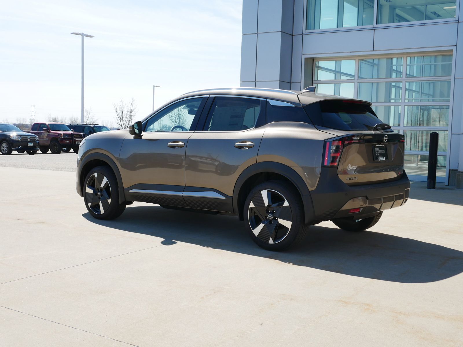 2025 Nissan Kicks SR photo 3