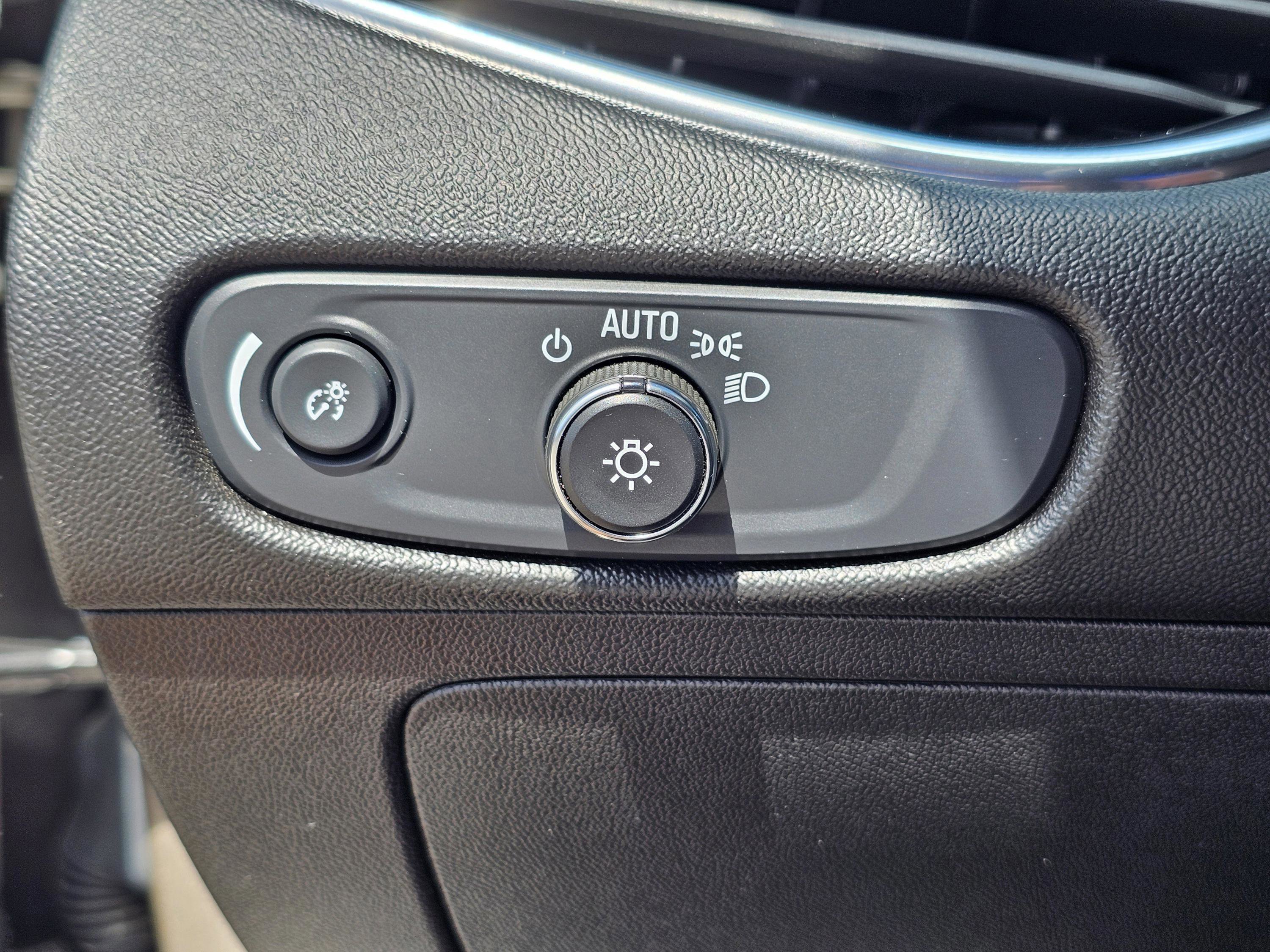 2024 Chevrolet Malibu Premier 2LT photo 14