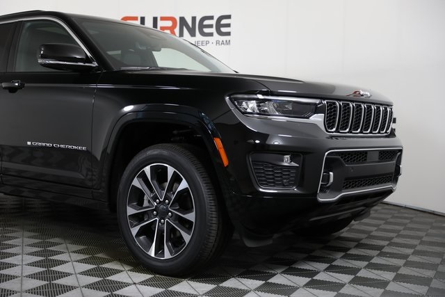 2025 Jeep Grand Cherokee Overland photo 15