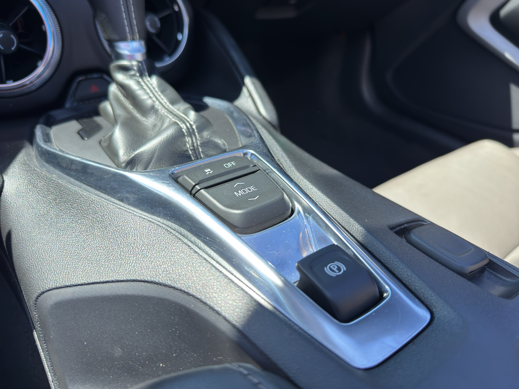 2020 Chevrolet Camaro LT1 photo 18