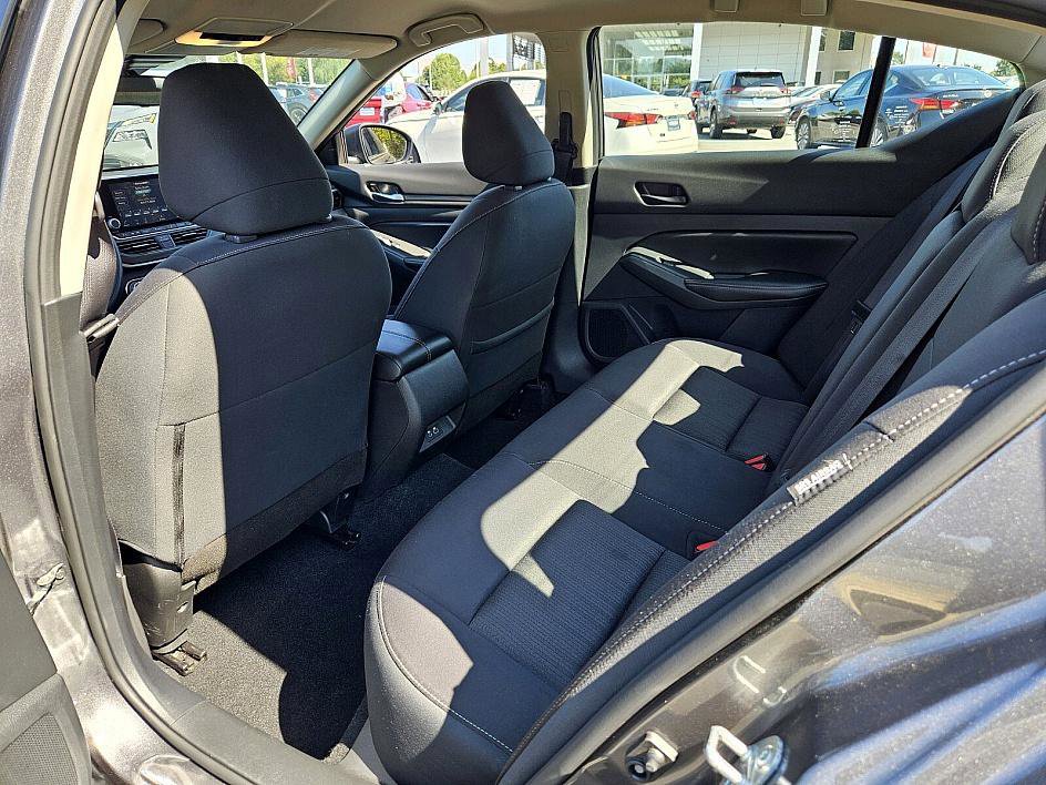 2024 Nissan Altima 2.5 SV photo 8