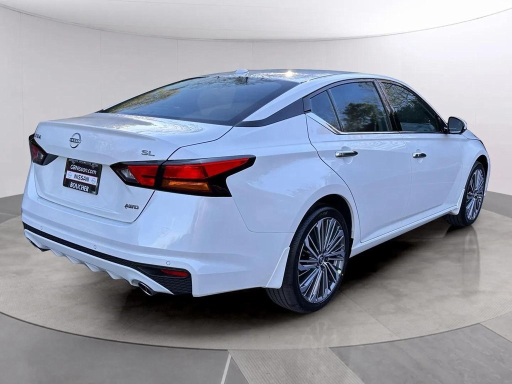 2025 Nissan Altima SL photo 3