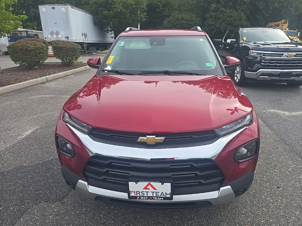 2021 Chevrolet Trailblazer LT photo 2