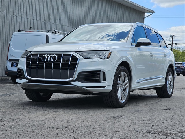 2024 Audi Q7 55 Premium Plus photo 5
