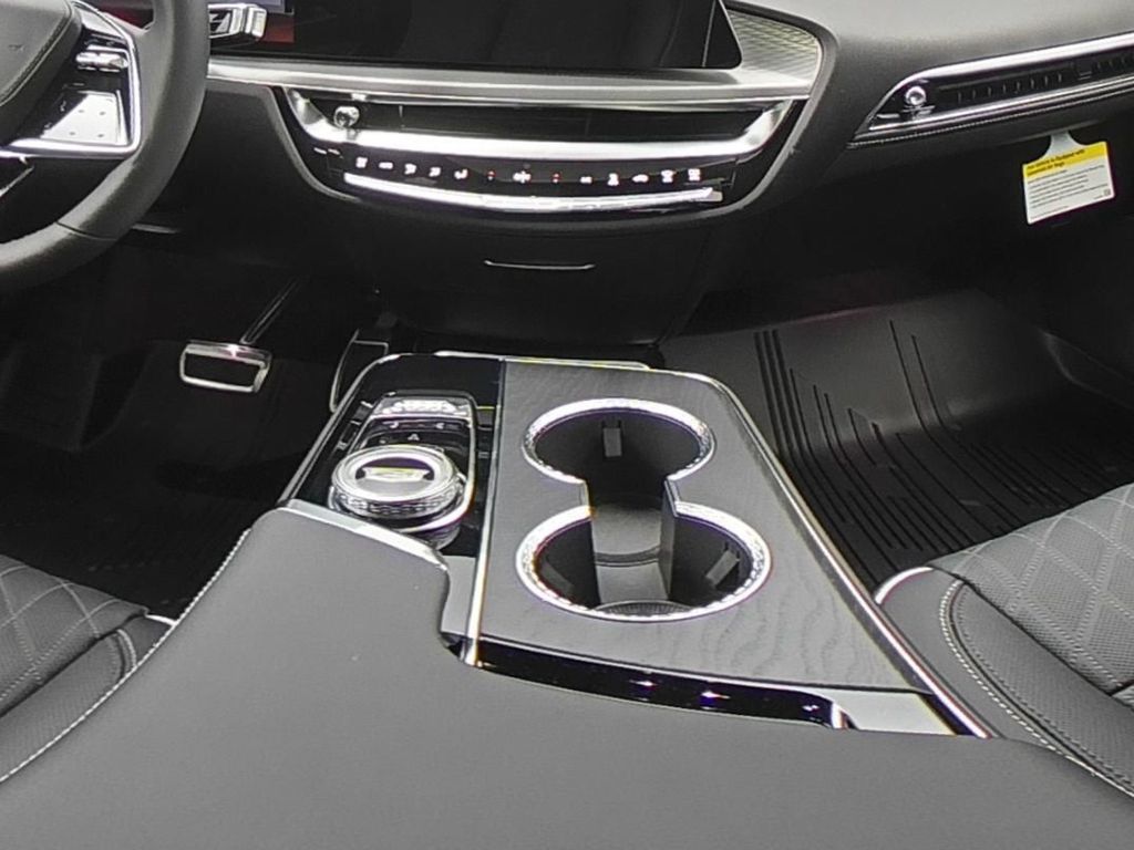 2026 Cadillac Lyriq photo 12