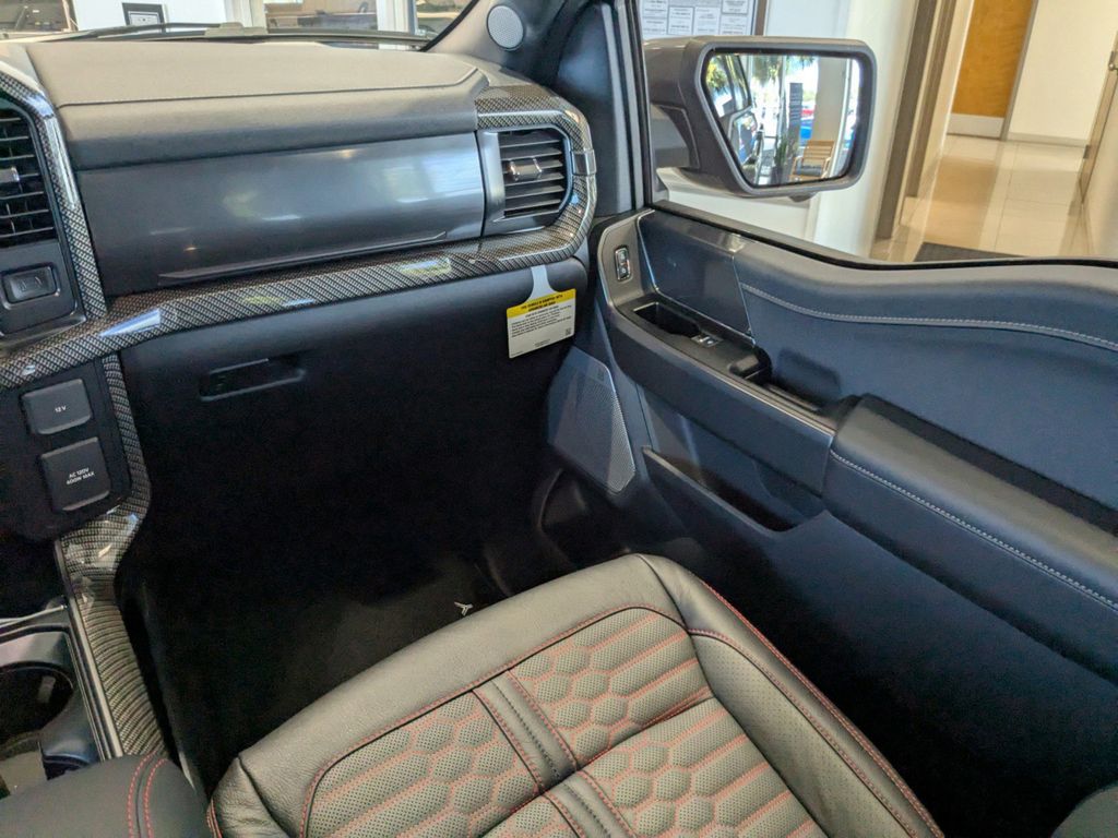 2025 Ford F-150 Lariat photo 18