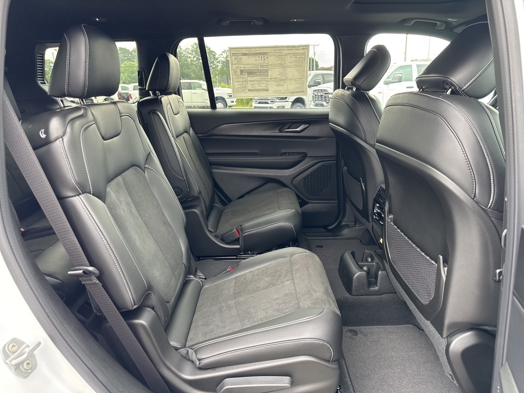 2025 Jeep Grand Cherokee Altitude X photo 21