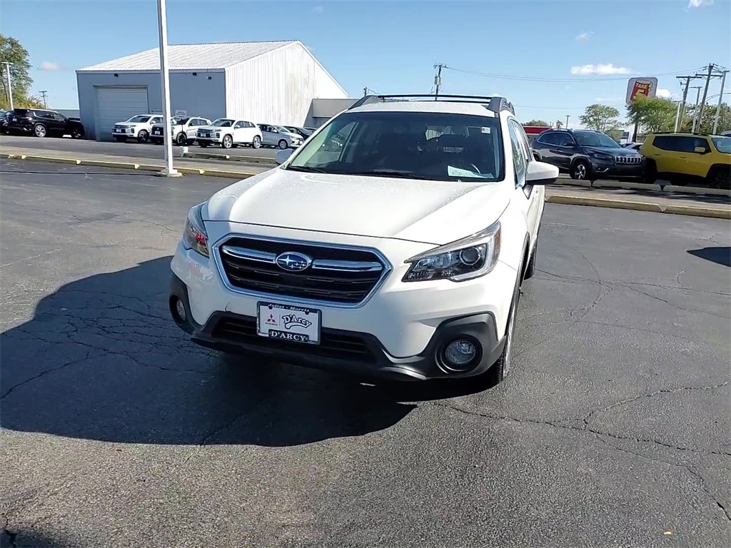2018 Subaru Outback 2.5i Premium photo 3