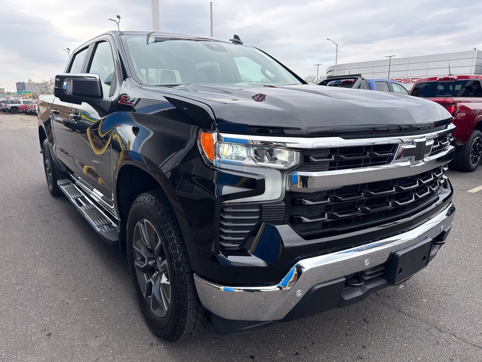2025 Chevrolet Silverado 1500 LT photo 2