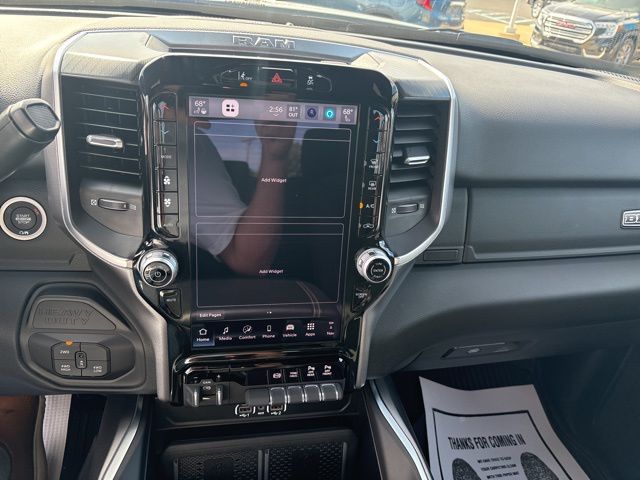 2025 Ram 3500 Big Horn photo 28