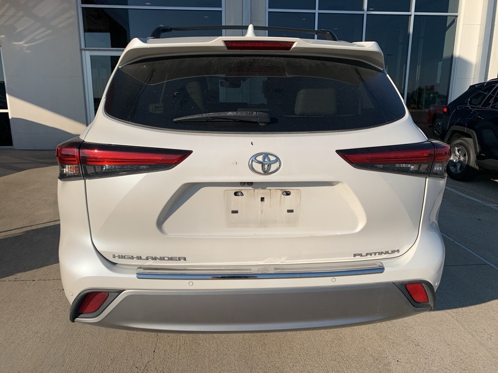 2021 Toyota Highlander Platinum photo 2