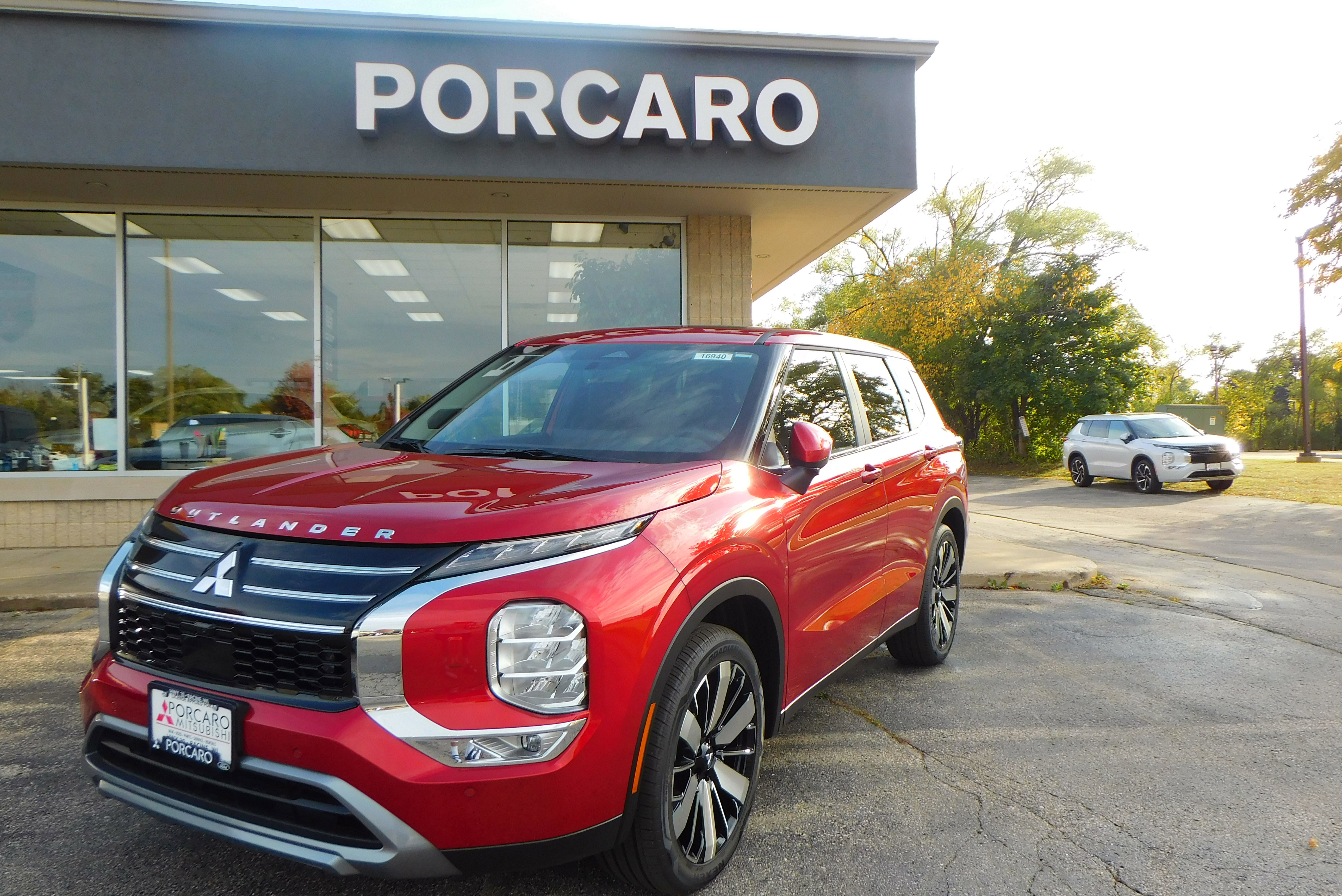 2025 Mitsubishi Outlander SE's photo