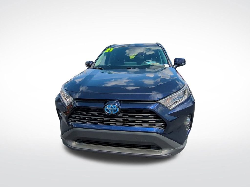 2021 Toyota RAV4 Hybrid XLE photo 2
