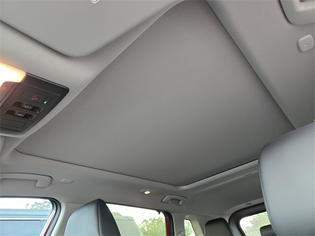 2024 Nissan Rogue SV photo 4