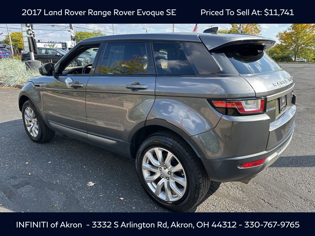2017 Land Rover Range Rover Evoque SE photo 9