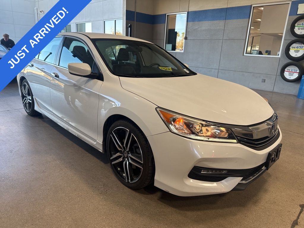 2017 Honda Accord Sport photo 2