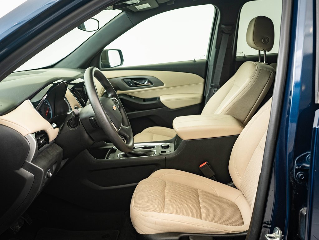 2023 Chevrolet Traverse LS photo 12