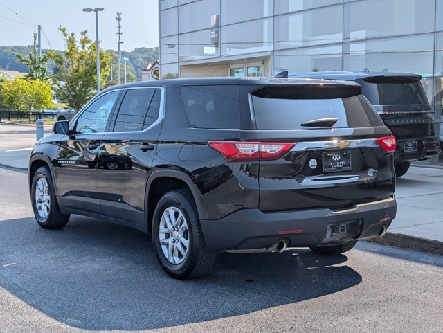 2018 Chevrolet Traverse LS photo 2