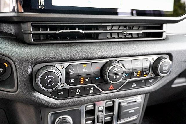 New 2025 Bright White Clear-Coat Exterior Paint Jeep Willys image 37