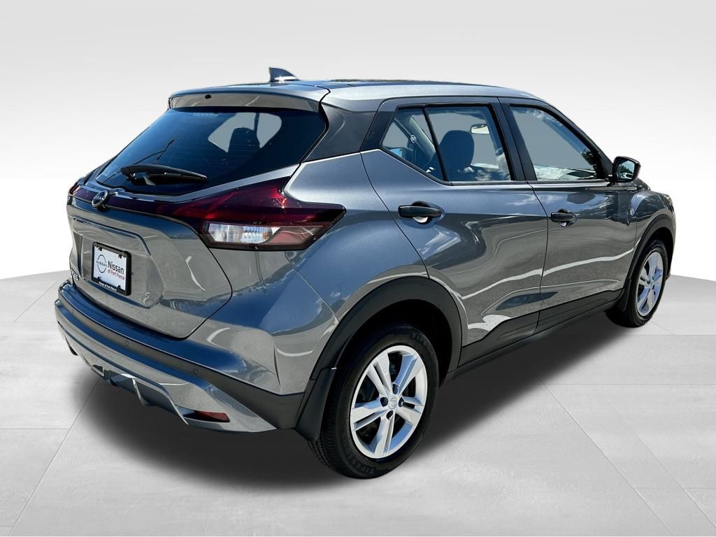 2025 Nissan Kicks Play S photo 5