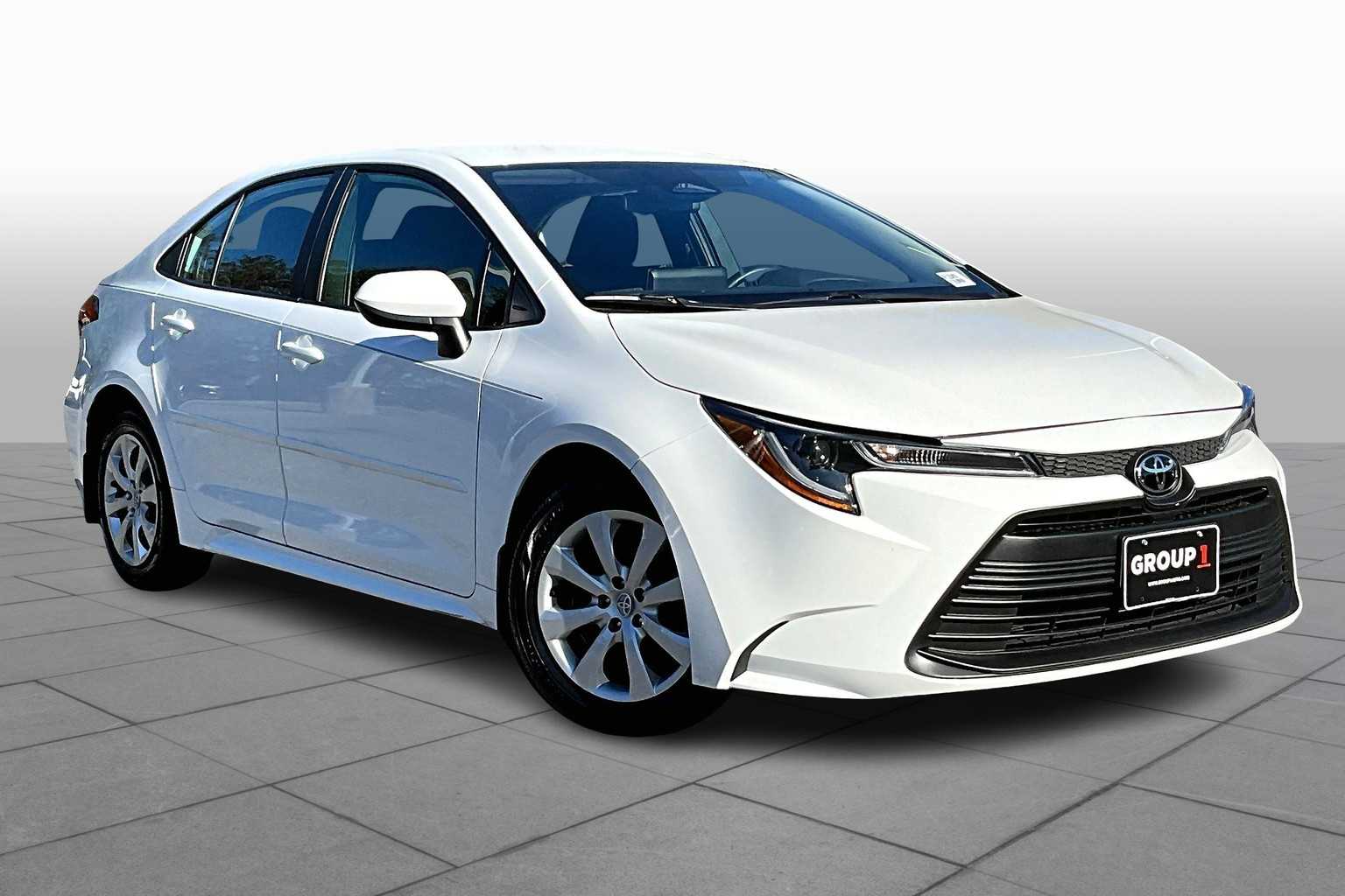 2024 Toyota Corolla LE photo 2