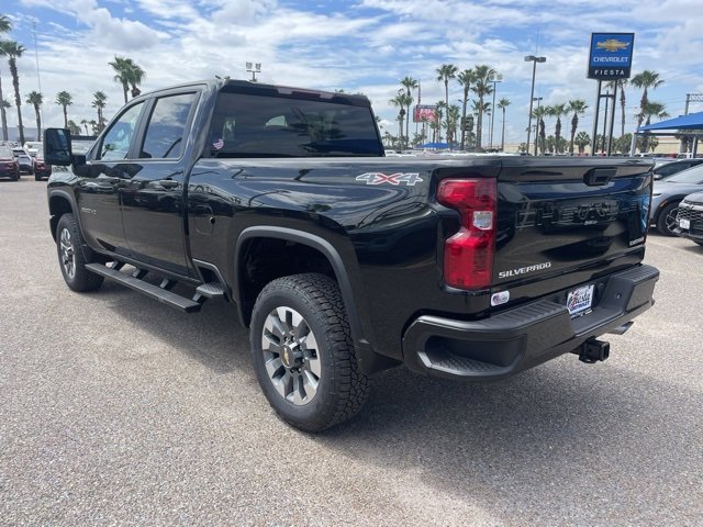 2026 Chevrolet Silverado 2500HD Custom photo 4