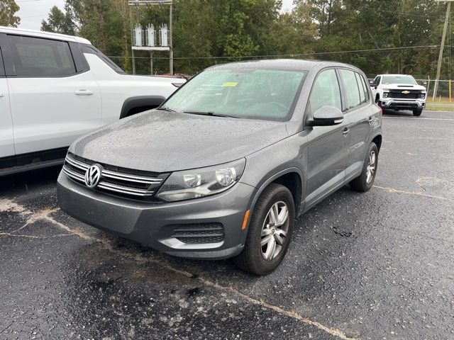 2013 Volkswagen Tiguan S photo 2