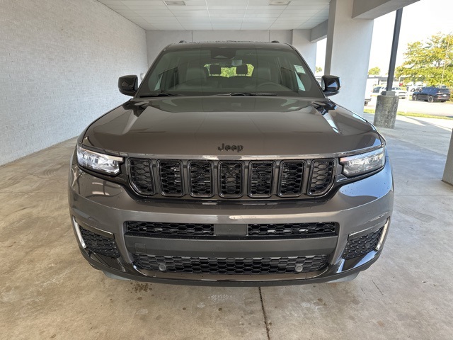 2025 Jeep Grand Cherokee Limited photo 9