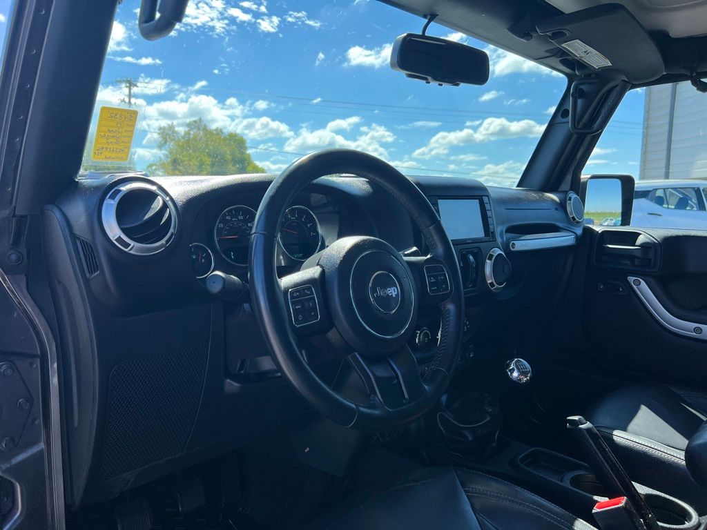 2017 Jeep Wrangler Unlimited Sahara photo 10