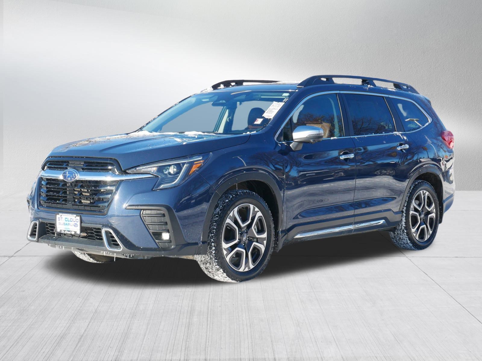 2023 Subaru Ascent Touring photo 3