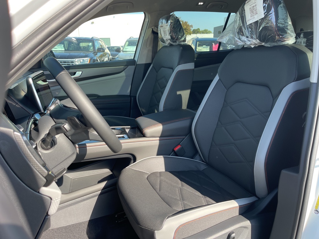 2026 Volkswagen Atlas Peak Edition SE photo 14