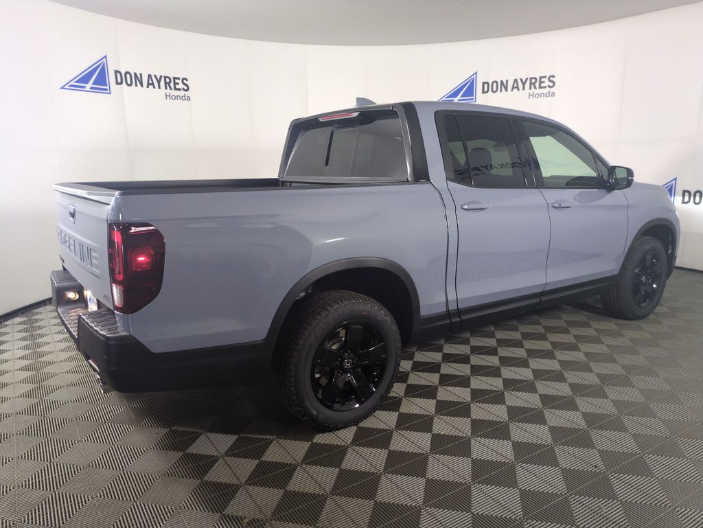 2026 Honda Ridgeline Black Edition photo 4