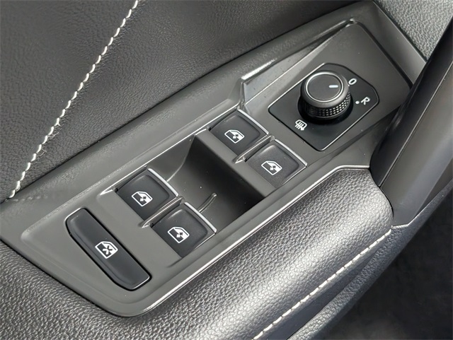 2024 Volkswagen Tiguan SE R-Line Black photo 20