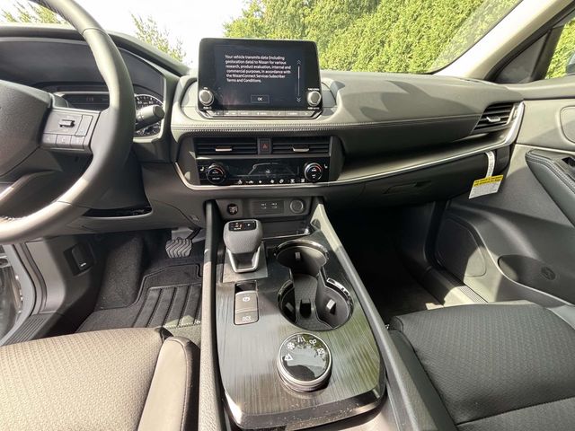 2026 Nissan Rogue SV photo 13