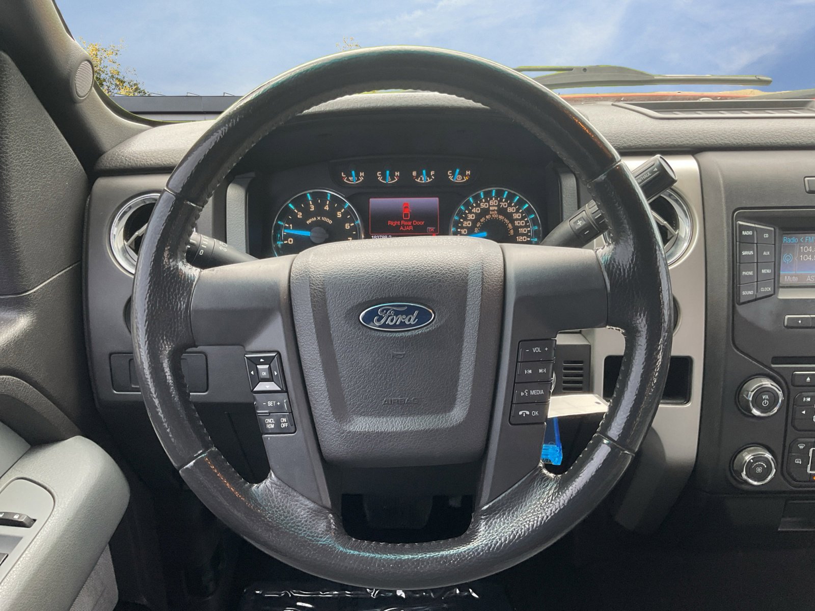 2013 Ford F-150 XLT photo 16