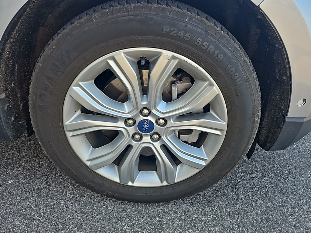2022 Ford Edge Titanium photo 12