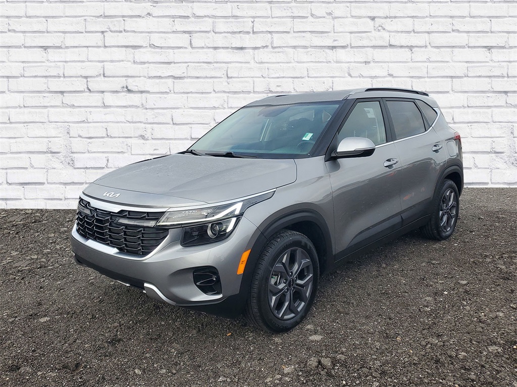 2024 Kia Seltos S photo 4