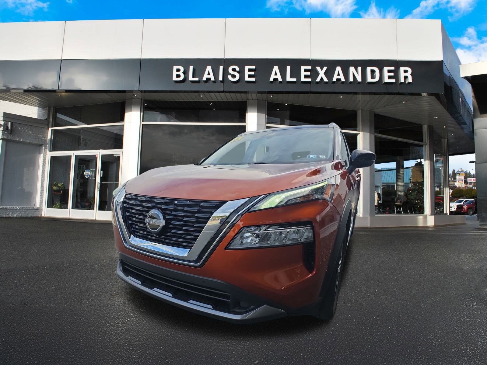 2023 Nissan Rogue SL photo 2