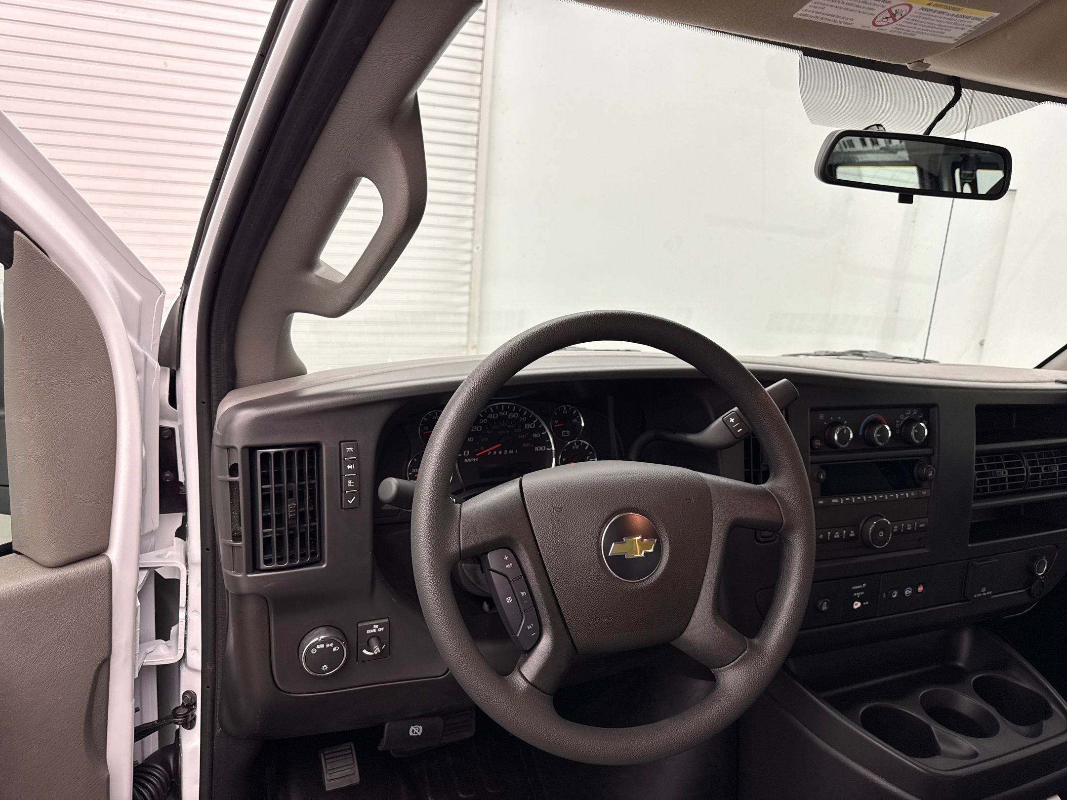 2025 Chevrolet Express photo 4
